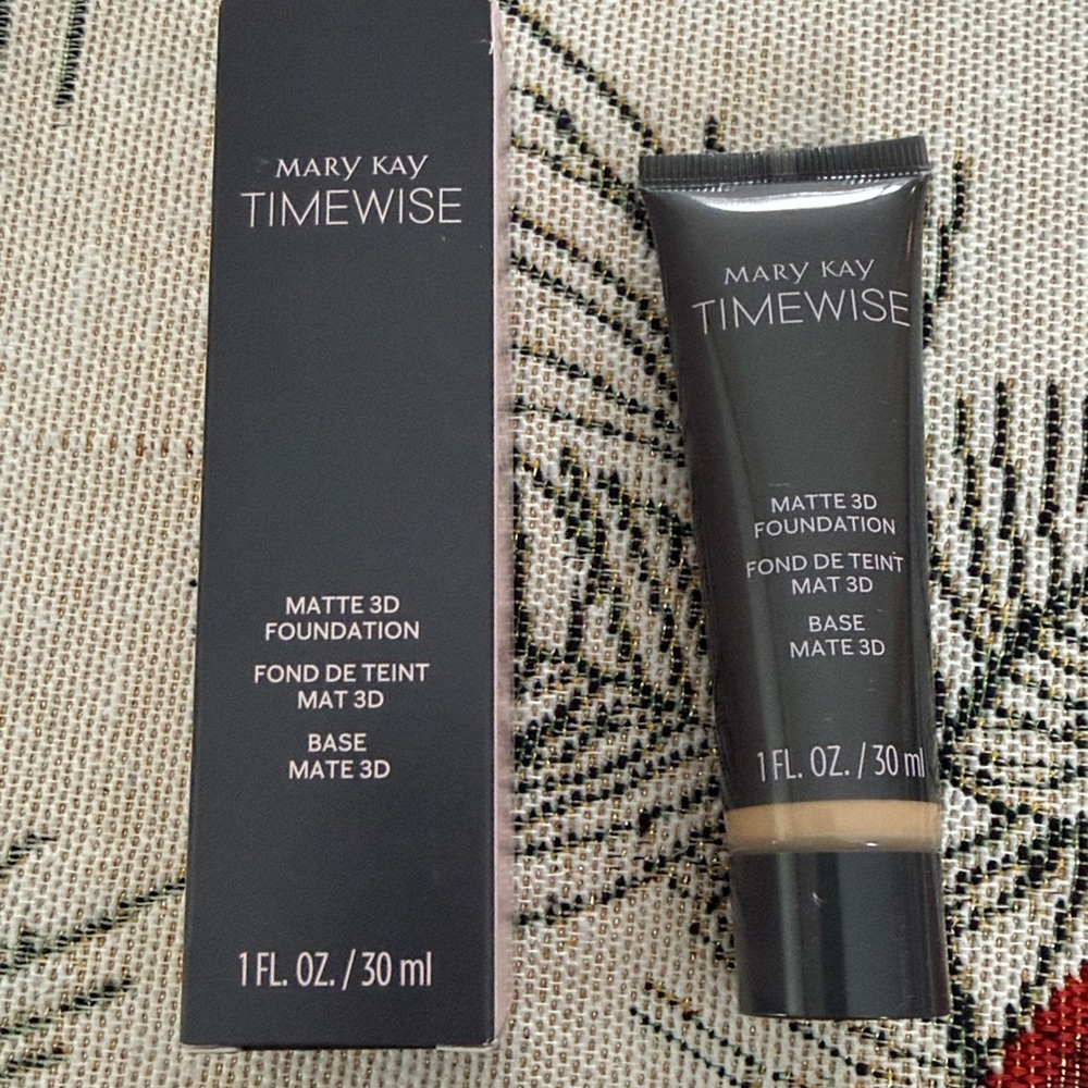 Mary Kay TimeWise Matte 3D Foundation - Beige W160